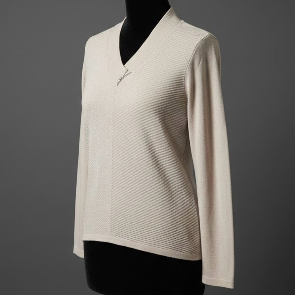 ALIA Beige V-Neck Chevron Textured Knit Sweater Top Zipper Detail Quite Luxury